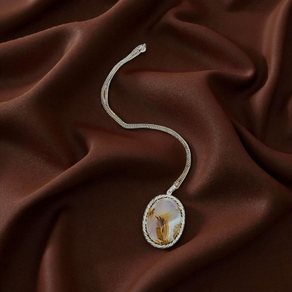 Unique One-of-a-Kind Agate Pendant Necklace - Picture 1 of 4